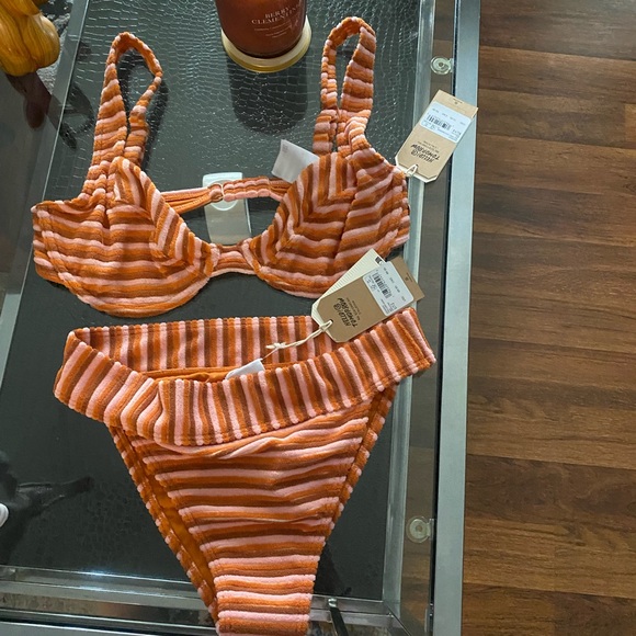 Billabong bathing suit